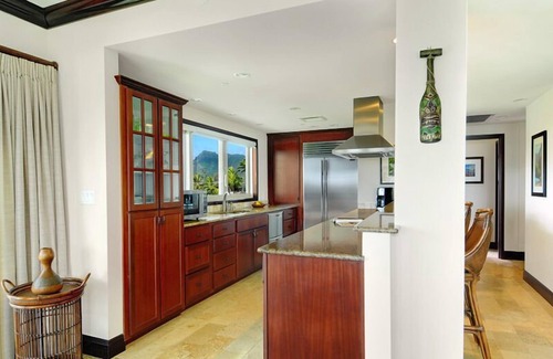 Wailua Condo | G301- Extra Large Floor Plan - Ocean View Corner Suite in Kapaa Steps to Beach!