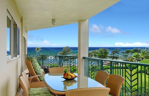 Wailua Condo | G301- Extra Large Floor Plan - Ocean View Corner Suite in Kapaa Steps to Beach!