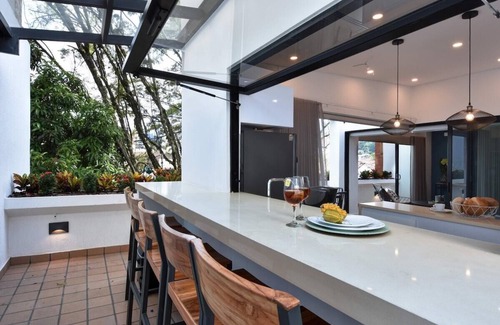 Cali Apartment | G301 | Granada Penthouse w/Private Jacuzzi