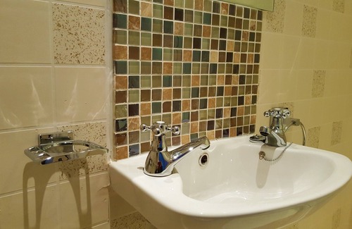 North Shore Bed & Breakfast | Gabrielle's Hotel