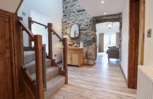 Llanfair House | Gaerau Bach