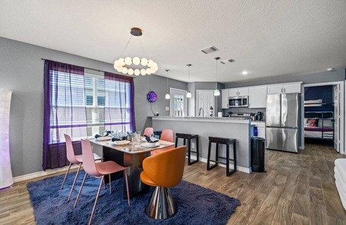Eastside Promise Neighborhood House | Galactic Getaway : Riverwalk 7mins - BBQ & Stargazing
