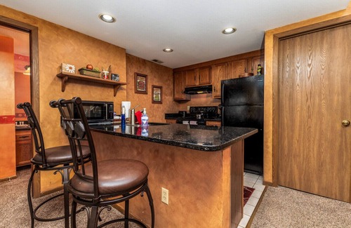 The Galena Territory House | Galena Oak Getaway near Shopping, Golfing, Hiking