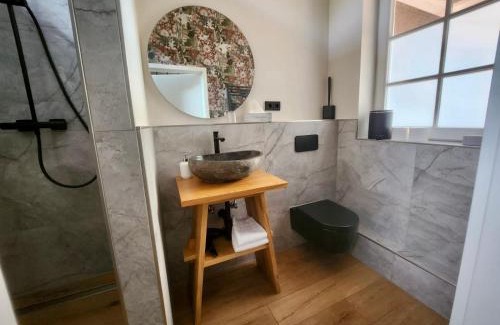Altlandsberg Apartment | Galerie-Studio im Grünen by Reindahls