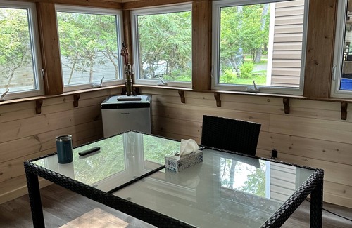 Bracebridge Cottage | Gali's Waterfront Cottage on Lake Muskoka facing south with western sunset views