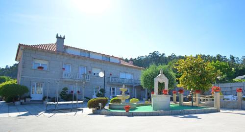 Soloveira House | GALIHOST - Enorme casa con piscina en Vilanova de Arousa
