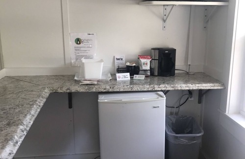 Hulls Cove Hotel | Gallagher's Travels Bar Harbor Motel & Cabins