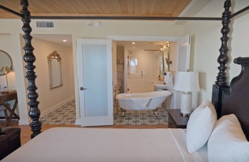 Marathon Hotel | Galleon Suite at Grassy Flats Resort