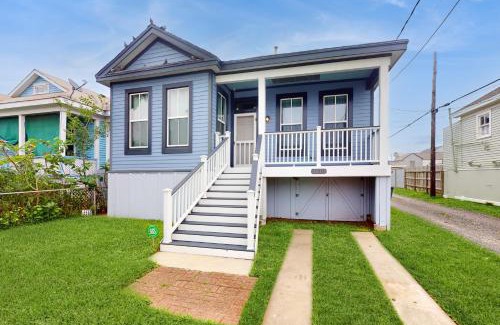 San Jacinto House | Galveston Getaway