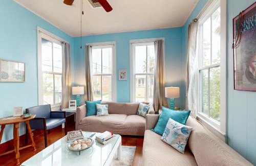 San Jacinto House | Galveston Getaway