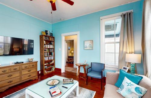 San Jacinto House | Galveston Getaway