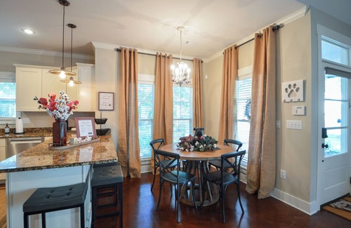 Starkville House | Game Day, 3 Min Walk Downtown, King Beds, Smart Tvs, FirePit