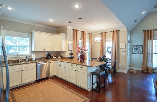 Starkville House | Game Day, 3 Min Walk Downtown, King Beds, Smart Tvs, FirePit