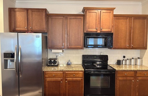 Coker House | Game Day Getaway – Sleeps 10 Plus - 20 Minutes from Bryant-Denny Stadium