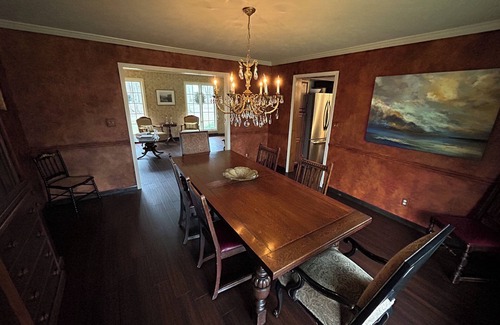 South Bend House | Game Day Retreat: Sleeps 10+ in Comfortable, Family Friendly Home