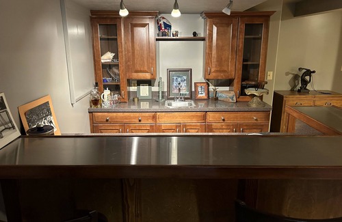 South Bend House | Game Day Retreat: Sleeps 10+ in Comfortable, Family Friendly Home