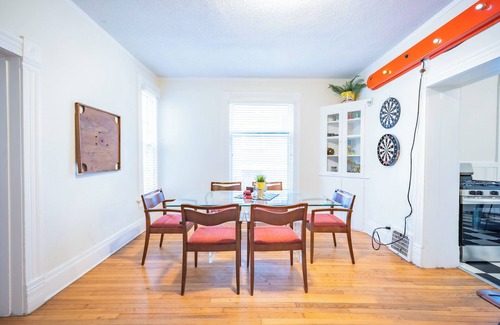 Southmoreland House | GAME House - W/Fenced Yard.