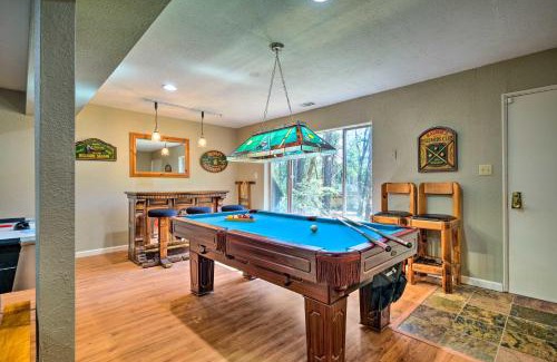 Arnold House | Game Room and Deck Oso Cozy Cabin in Arnold!