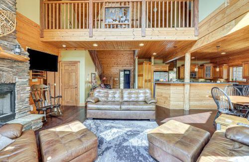 Mace House | Game Room, Deck and Views Idyllic Slaty Fork Cabin