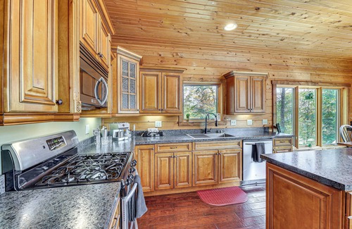 Mace Cabin | Game Room, Deck + Views: Idyllic Slaty Fork Cabin