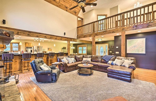 Elk Park Cabin | Game Room & Fire Pit: Spacious Elk Park Lodge!