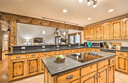 Elk Park Cabin | Game Room & Fire Pit: Spacious Elk Park Lodge!