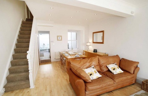 Mumbles House | Gan-Y-Mor - Two Bedroom House, Sleeps 4