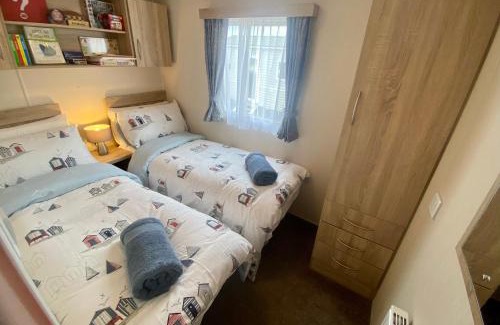 Looe Other | Gannets Rest - Spacious Static Caravan with Sea Views