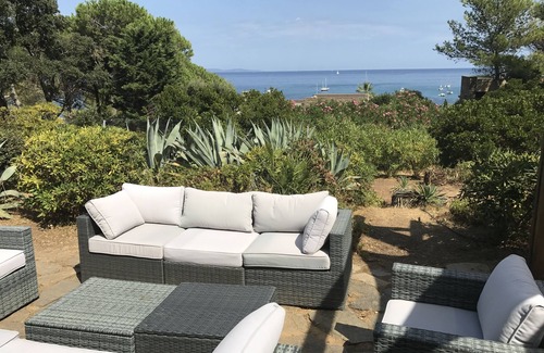 Cap Benat House | Gaou Bénat house with sea view, swimming pool and 10 beds, 3 minutes from the sea