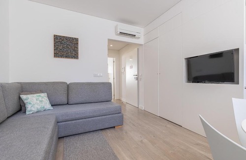 Mouraria Apartment | Garcia 28 by LovelyStay