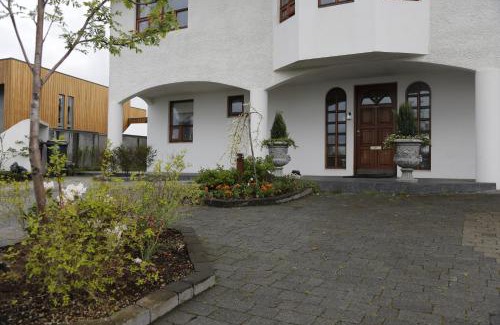 Hafnarfjordur Apartment | Gardabær Sea View Apartment