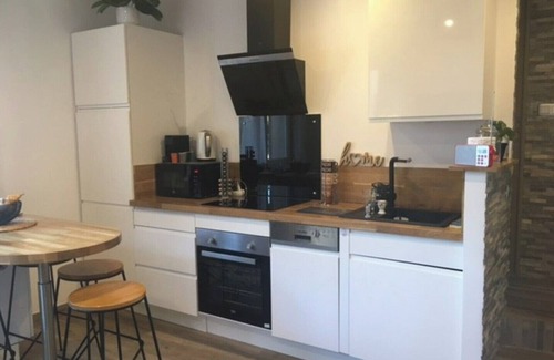 Le Brusc Apartment | Garden apartment 5 minutes walk from the beach