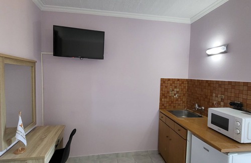 Tingaki Hotel | Garden City Image