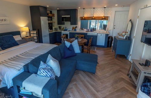 Saanich East House | Garden Cottage & Bunkie @ Horner Park