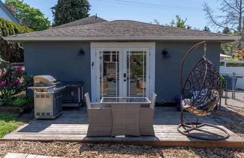 Saanich East House | Garden Cottage & Bunkie @ Horner Park