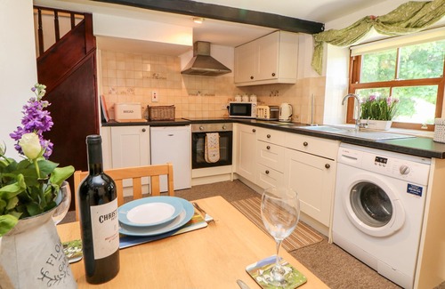 Sparrowpit Cottage | GARDEN COTTAGE, character holiday cottage in Sparrowpit
