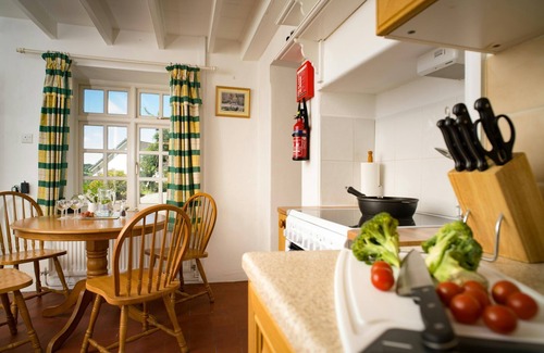 Newcastle Emlyn Cottage | Garden Cottage, Newcastle Emlyn
