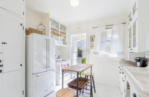 Diamond Head - Kapahulu - St. Louis House | Garden Cottage Unit B