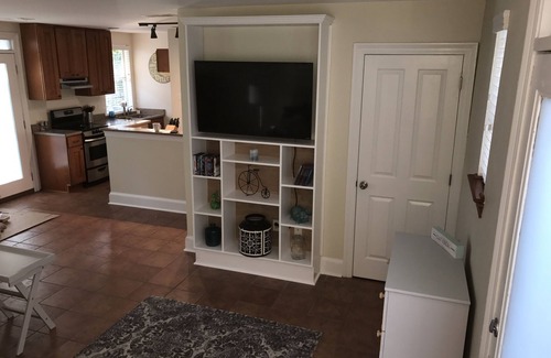 Lower Garden District Condo | Garden District Condo - Steps to Magazine and St. Charles - Off street parking