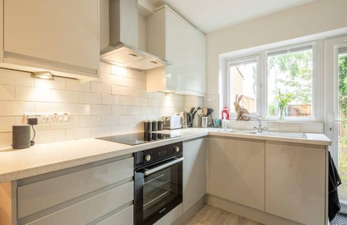Cambridge Apartment | Garden Flat - 2 Mins To Station - Free Parking