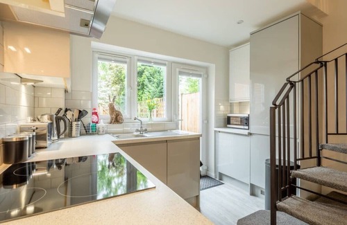 Cambridge Apartment | Garden Flat - 2 Mins To Station - Free Parking