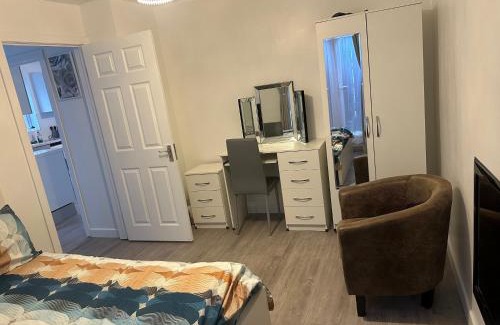 Enfield Highway Apartment | Garden Guest House