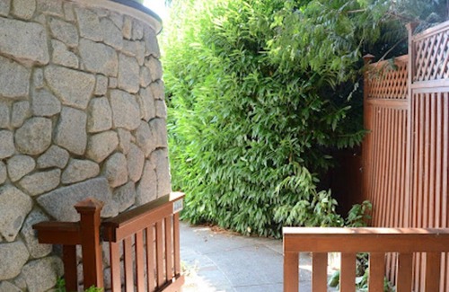 Bellingham House | Garden Guesthouse at Lakefront Manor