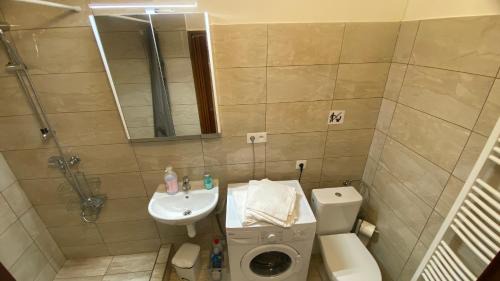 Kralupy nad Vltavou Apartment | Garden house on the Vltava riverbank 15 min to Prague