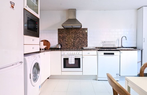 Hispanoamerica Apartment | GARDEN House Downtown MADRID CENTRO-IFEMA-AEROPUERTO. 2 ROOMS 6 PAX GARDEN
