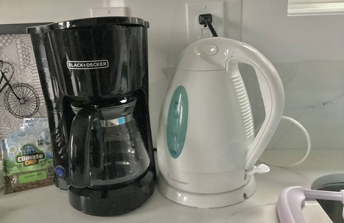 Chilliwack House | Garden House King bed Near Hwy1/Fishing/Heritage Park/Coliseum