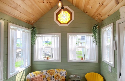 Lakeside Apartment | Garden House - Tiny Digs Lakeshore