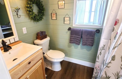 Lakeside Apartment | Garden House - Tiny Digs Lakeshore