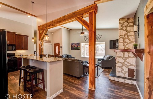 West Colorado Springs House | Garden of The Gods! Top Spot Hot Tub Pet Friendly