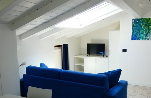 Riva del Garda Condo | Garden Pool Residence Villa degli Aranci-Attic apartment-100 from the beach